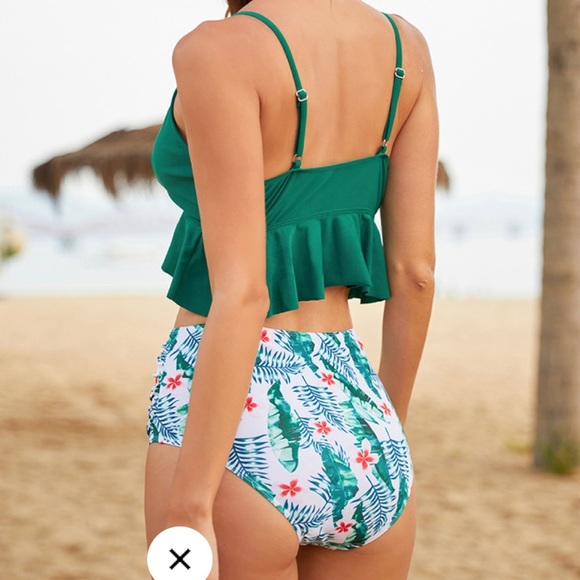 Green ruffle top bikini - Picture 2 of 5